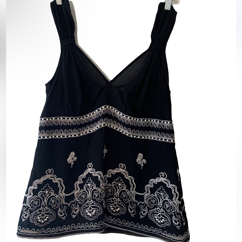 Very Beautiful and Detailed White House And Black Market Blouse